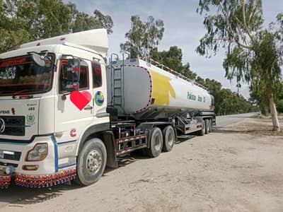 Dongfeng DF  Machine 10 Wheeler 2017 Model Oil Tanker