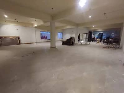 1 kanal ground floor hall available in Johar town ucp