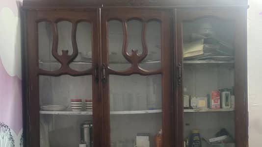 Urgnet sale showcase