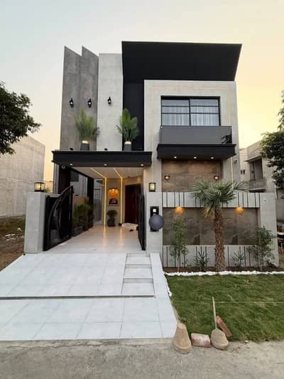 5 Marla Brand New Top Quality Ultra Modern Villa For Sale In DHA