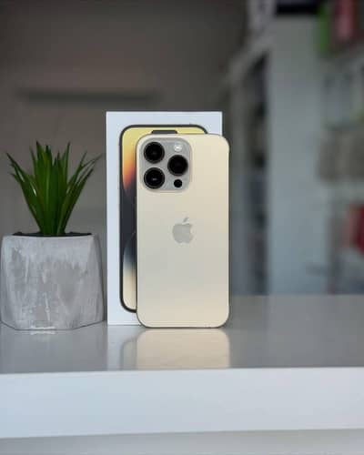 i Phone 8plus, 11,12,13,14,15 pro max on instalment Whatsap 3261927684