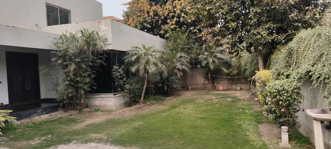 2 Kanal With Full Basement House For Rent