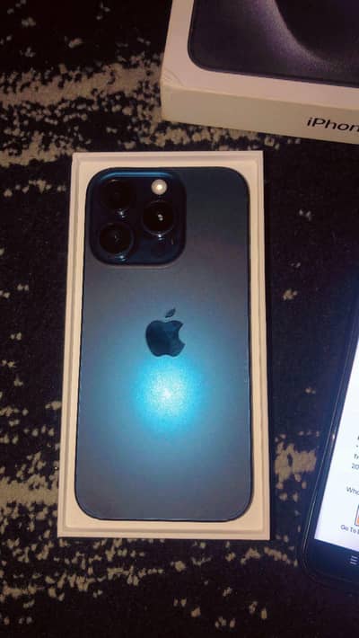 Apple iphone 15 pro 128 gb JV with box