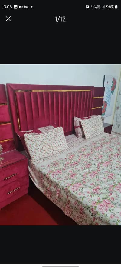 luxury wooden bed set with side table -like new condition