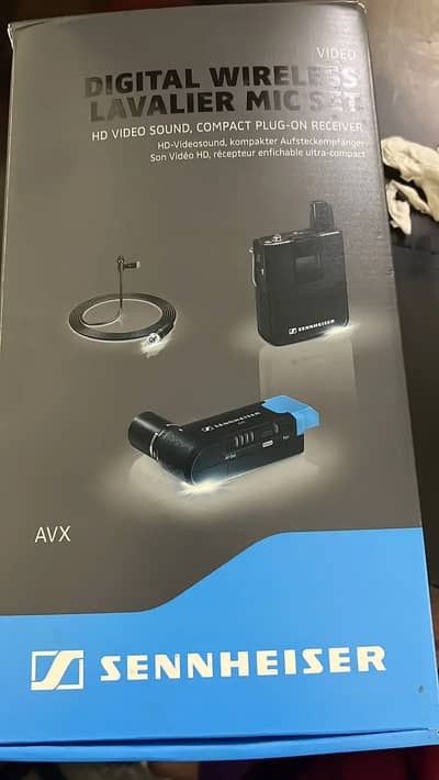 DIGITAL WIRELESS LAVALIER MIC SAT