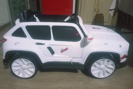 Rechargeable Kids baby jeep Car with Remotecontrol & charger (ALL OK)