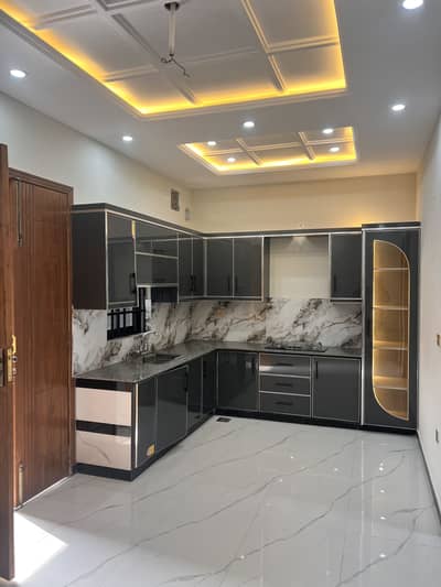 5 marla brand new Stylish house for sale