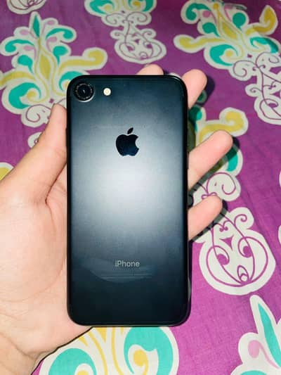 Iphone 7 Storage 2/32 Condition 10/10