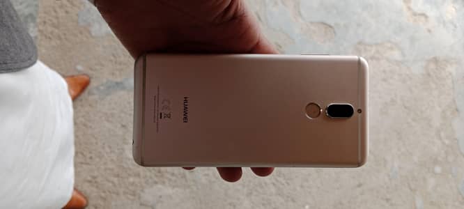 Huawei mate 10 lite  4 64 Sargodha 49 tail 03057494042
