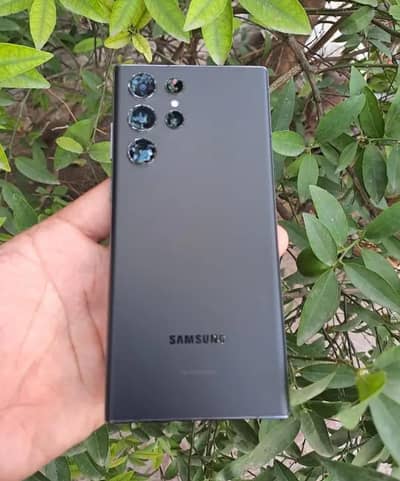 Samsung S22 ultra. . . . exchange possibel. with i phone  up. models .