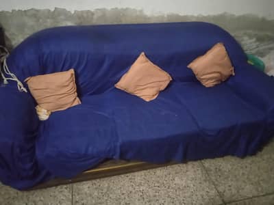 Old but Strong Wooden Sofa Set (6 Seater)