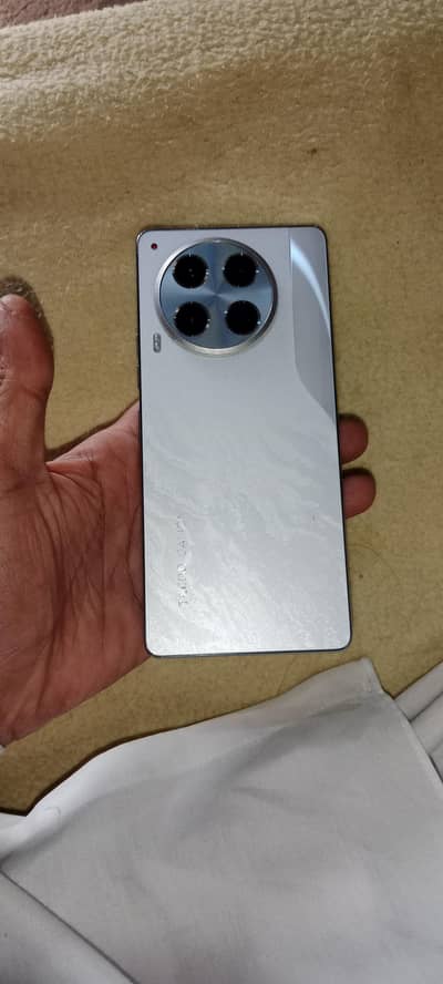 Tecno camon 30 full box 10 by 10 256gb Sargodha 49 tail 03057494042