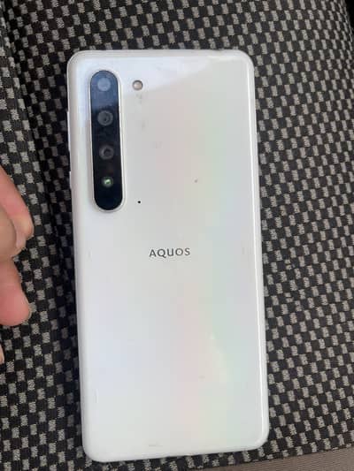 Sharp aquos R5