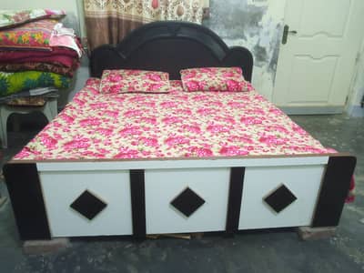 5.5x6 fit bed with cotan mattres 40kg contact: 03019150640