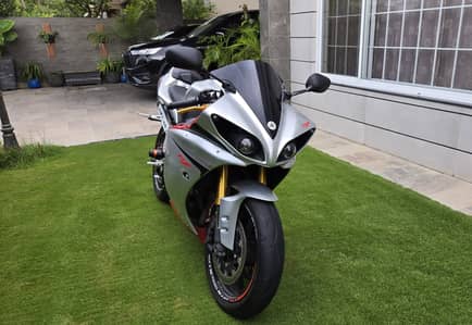 Yamaha R1 crossplane (eagle eye)