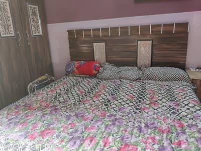 Bed without mattress & side table 6x6.5 new like condition only bed