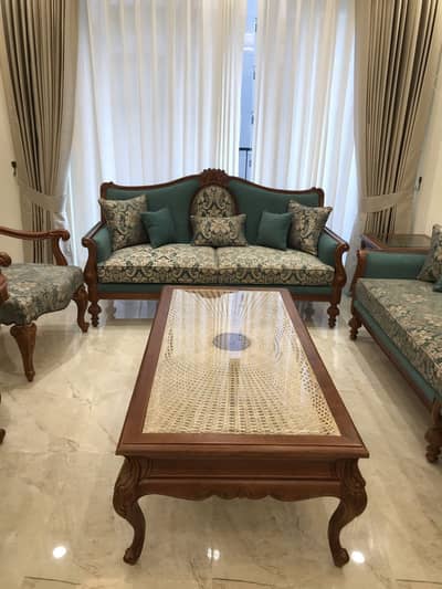 Elegant sofa set for home used excellent condition