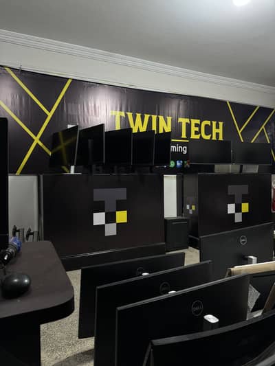 All types of  monitors curve and flat