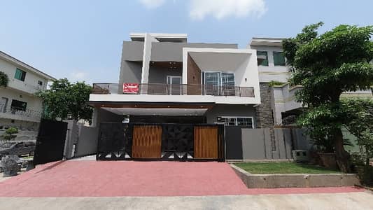 Designer'S House For Sale Brand New Corner