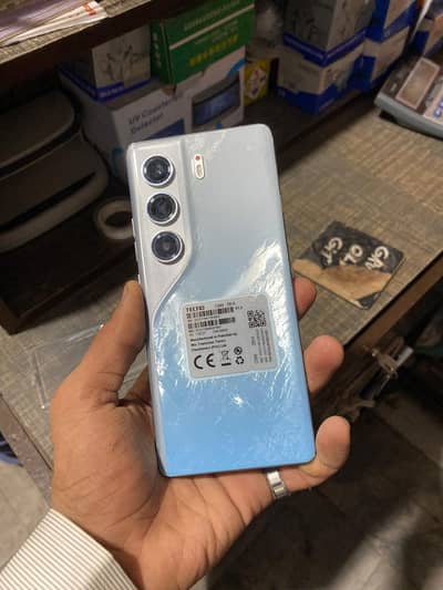 Tecno camon 40 pro