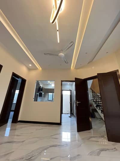 10 Marla Upper Portion For Rent