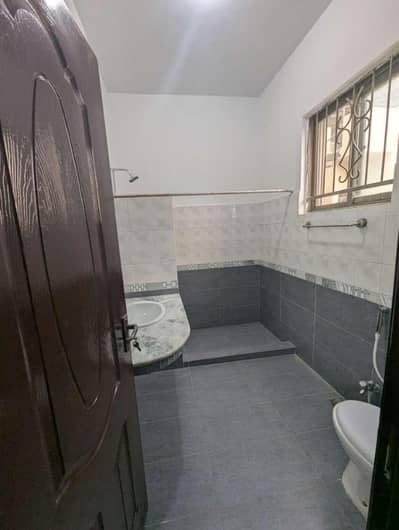 1 kanal upper portion for rent hot location