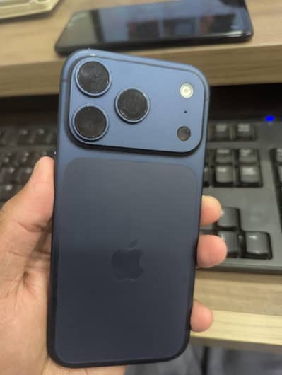 Iphone 17 pro 256 Gb Jv  with box and cable