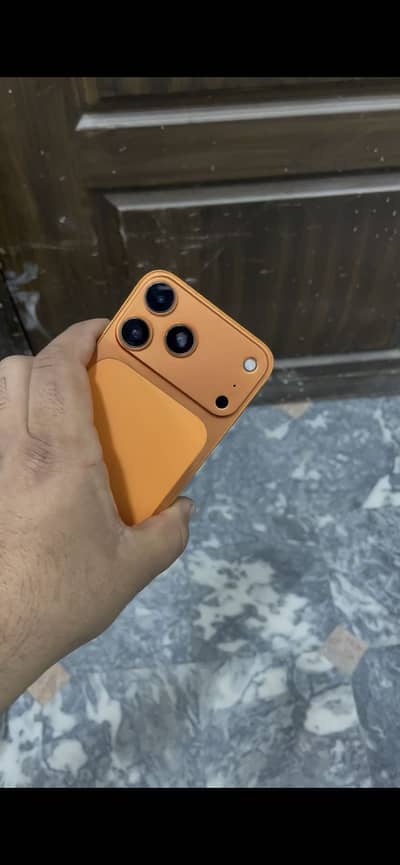iPhone XR converted 17pro