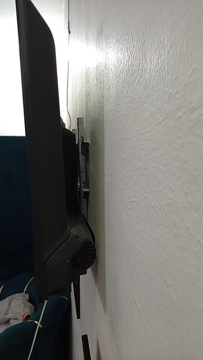 new Samsung LeD Android hd 4k with gueanty bass sound no faoult