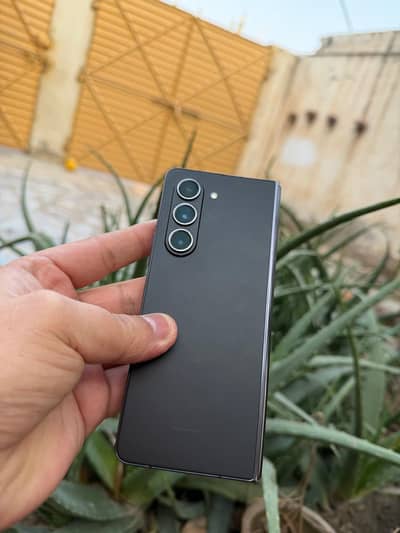 Samsung fold 5 (12/256) block little ruff a1 set Exchange possible iph