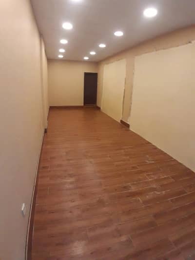 Shop Opp Red Apple : Khada Market