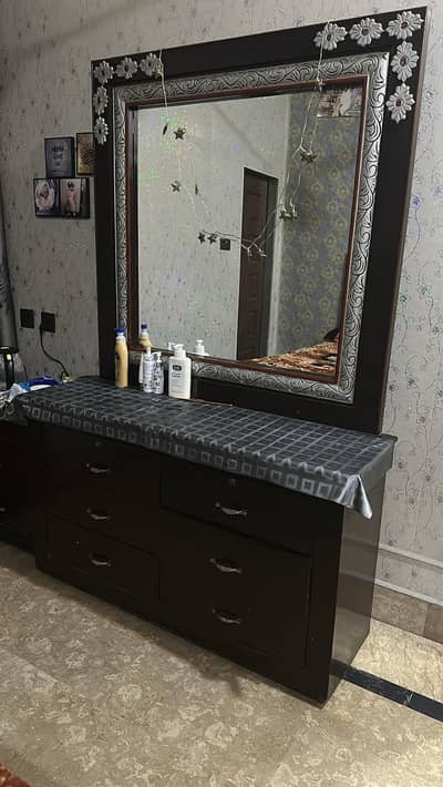 beds,dressing table, side tables