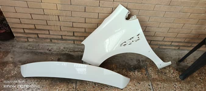 Toyoyta aqus gs Orignal Left fender & Orignal Spoiler for sale