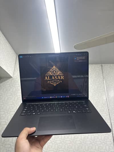 Surface laptop 7TH EDITION SNAPDRAGON 15inch 16GB RAM/512Ssd