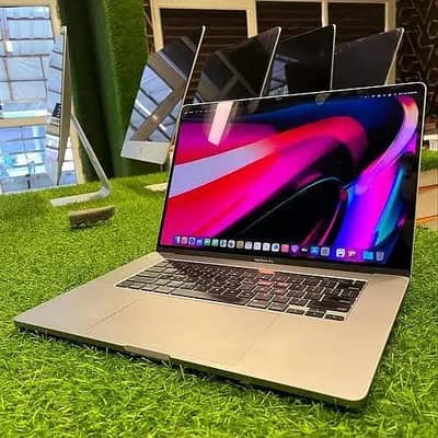 MacBook Pro 1” M3 Pro | 16GB Ram  | 1TB SSD | 10/10 Condition