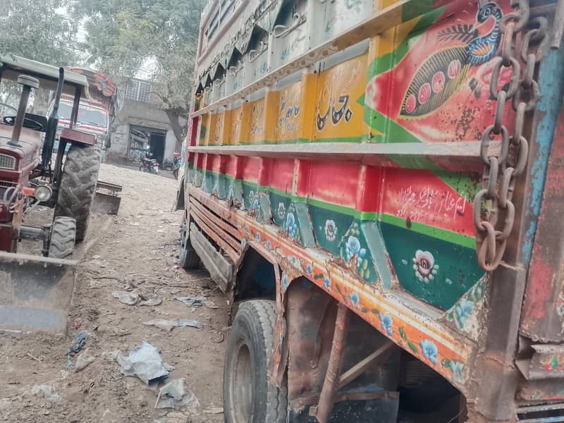 سولہ فٹ لمبی سات چوڑی 4