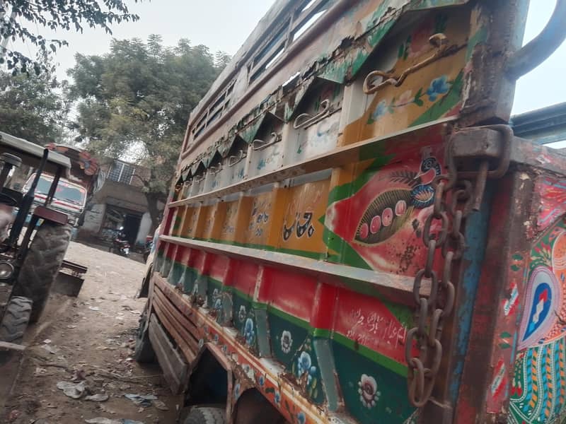 سولہ فٹ لمبی سات چوڑی 5