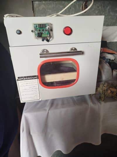 25 eggs Incubator