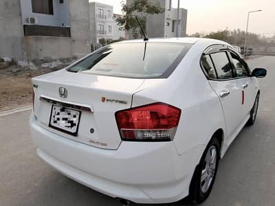 Lady Doctor used Antique Honda City 2014 M/T, B 2 B Genuine Loc LHR