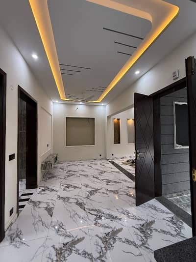 5 MARLA UPPER PORTION AVAILABLE FOR RENT IN NASHEMAN E IQBAL PHASE 2