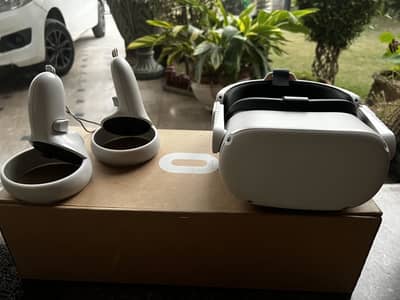 Oculus Quest 2 for sale Excellent Condition , with premium headset