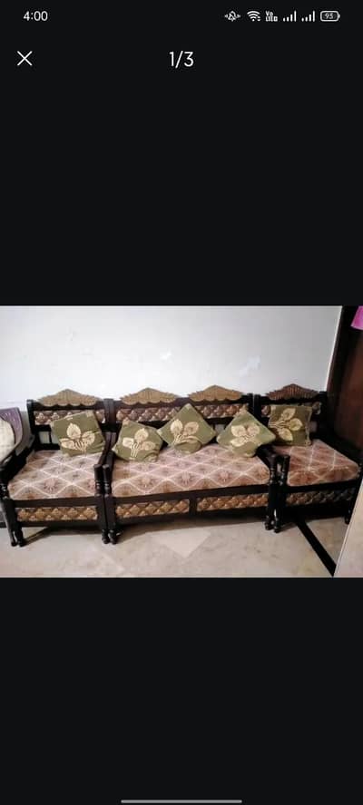 10/10 condition sofa for urgent sale