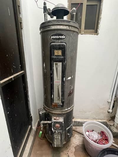 35 Gallon Dual (Gas & Electric) Geyser – Fully Working