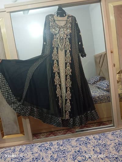 black and golden maxi