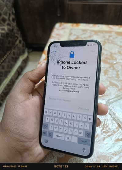 I phone xs owner locked 