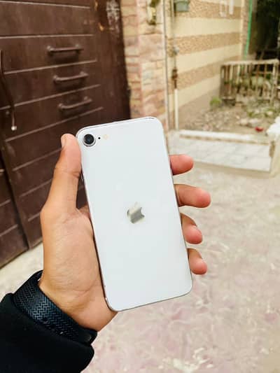 iPhone Se 2020 pta approved (urgent sale)