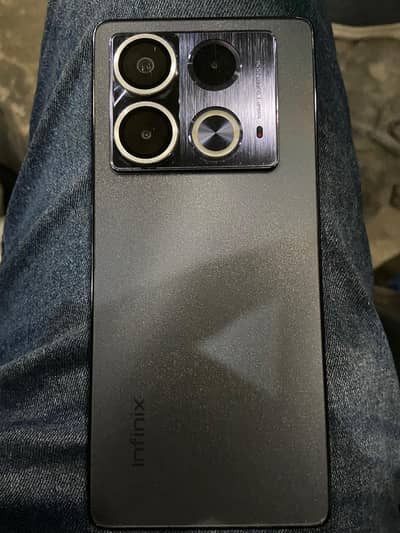 infinite note 40 8/256gb  withbox