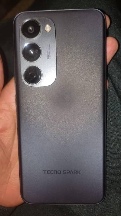 Tecno Spark 40 pro plus (+)