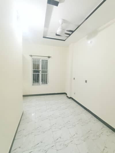 Flat Availabile for rent