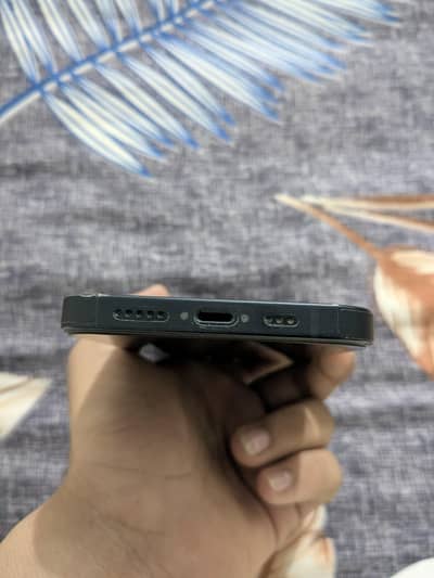 (iphone 14) jaldi ajao discount ho jye ga